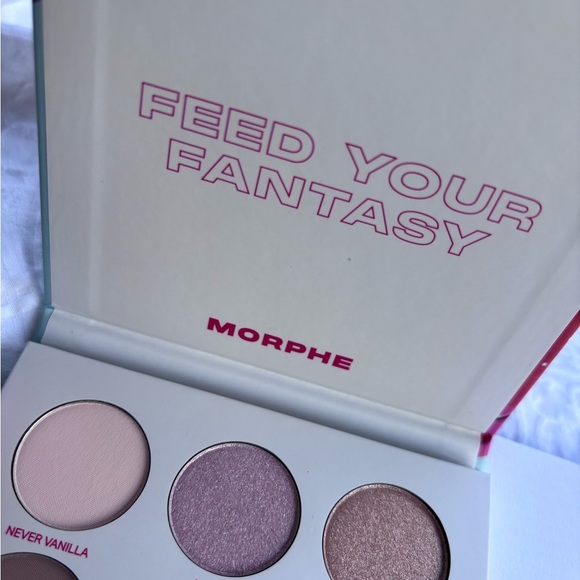 Morphe Pulp Fantasy Palette with Pink and Orange Hues - Picture 5 of 5